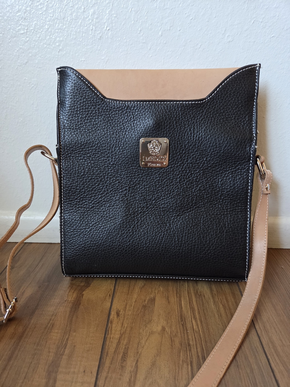 I Medici Firenze Two-Tone Leather Crossbody Bag - Black & Tan